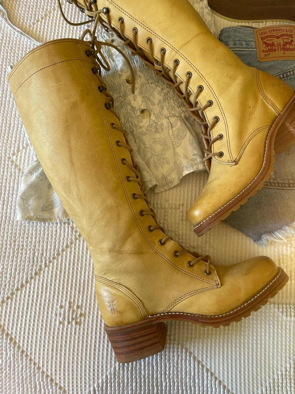 FRYE | Lace Up Banana Campus Boots - Picture 3 of 8